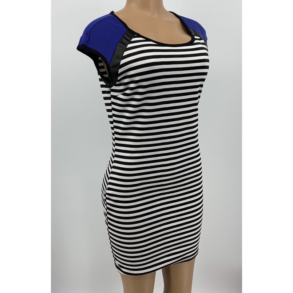 Color Block Stripe Dress - Picture 2 of 8